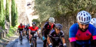A loro piacciono le salite (del Chianti, e non solo). I Cicloidi e la loro “Muretti madness”