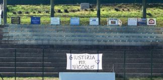 Uno striscione per Niccolò Ciatti anche allo stadio “Pianigiani” di Tavarnelle