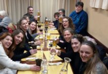 Calcio a 5 femminile: le Garzelline chiudono con sconfitta, cena, torta e nuove maglie!