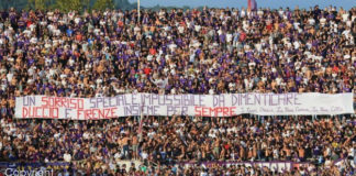 FOTO / Fiori da capitan Pezzella e striscione in curva Fiesole. In ricordo di Duccio Dini