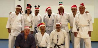 Gli auguri di Natale ai lettori di SportChianti dal gruppo di Karaterzetà all’Antella