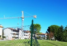 Cerbaia, rabbia e danni: “Qualcuno taglia continuamente la rete di recinzione”