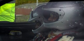 FOTO / Volti, mani, auto: il 40esimo Rally della Fettunta alla partenza di una prova speciale