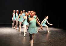 Piccole donne che danzano: la meraviglia dello spettacolo. Sancaballet per Artemisia