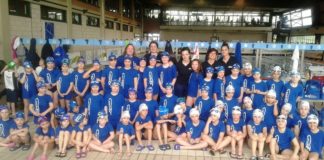 Spettacolo e sorrisi in vasca: alla Piscina del Chianti in acqua bambini dai 6 agli 11 anni