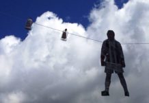 Bottiglie di Ajax e sagome di Ronaldo: a San Donato in Poggio coreografia sbeffeggia-Juve