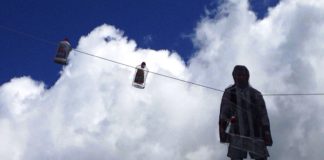 Bottiglie di Ajax e sagome di Ronaldo: a San Donato in Poggio coreografia sbeffeggia-Juve