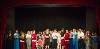 Dalla classica all’hip hop, fino all’orientale: Arcoballando incanta al Teatro Moderno