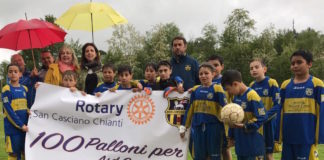 100 palloni per l’Asd Grevigiana: il dono del Rotary Club San Casciano Chianti ai ragazzi gialloblù