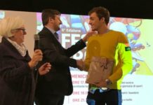 FOTO / La comunità sancascianese ha premiato uno dei suoi “figli”: Filippo Megli