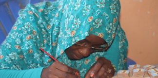 Ecomaratona Chianti Classico: medaglia edizione 2019 fatta dalle donne del Sahara