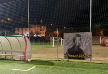 Gianni Vitali, il suo ritratto è “affacciato” sul campo (su quel sintetico da lui fortemente voluto)