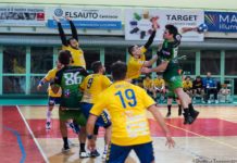 La Pallamano Tavarnelle parte alla grande ma poi viene rimontata e battuta da Camerano: 24-28