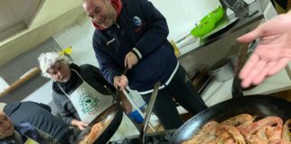 FOTO / Il calcio che ci piace: la vittoria a Monteroni fa rima con… gamberoni!