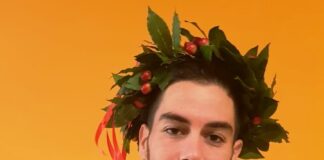 Il Selfie della Vittoria? Arriva dal San Casciano Basket, ma al posto del pallone c’è una corona d’alloro!