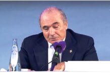 Lutto a Firenze, l’annuncio della Fiorentina: “Il presidente Rocco Commisso è scomparso”