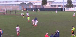 La Sinalunghese si aggiudica il derby con la Robur (2-1). Siena sempre più in crisi e contestato dai tifosi
