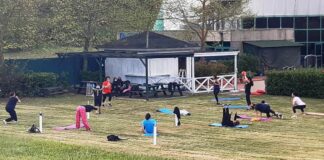 Piscina di Greve in Chianti, giardino in piena funzione: ecco tutti i corsi che si possono svolgere