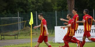Bianchi colpisce due volte a inizio ripresa: il Poggibonsi batte 2-1 un buon Signa e vola a +5 sulle inseguitrici