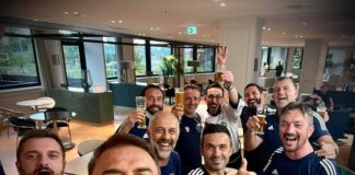 Il Cagliari è salvo con 180′ di anticipo. E Leonardo Semplici brinda col suo staff