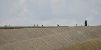 La gara ciclistica Strade Bianche passa da Castelnuovo Berardenga
