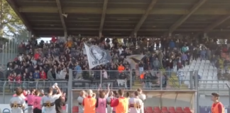 Giudice sportivo, multa salata al Lebowski per il lancio di un fumogeno allo Stadio Due Strade