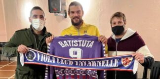 La maglia di Batistuta dal Viola Club Tavarnelle per la “mitraglia” di Edoardo Marzierli