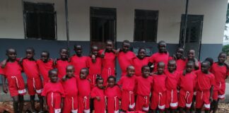 Giovani Grassina Belmonte: materiale spedito in Uganda. Che meraviglia…