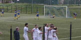Cinque gol, rigori sbagliati, espulsioni, polemiche, spettacolo. E alla fine il Cerbaia batte 3-2 il Cubino