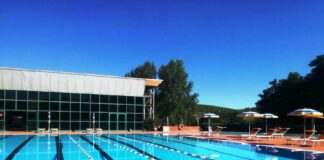 Adesso l’estate… è estate! Riaperta in modo continuativo la parte esterna della piscina di Greve in Chianti