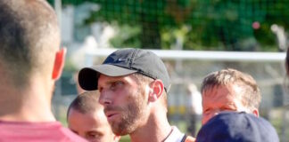 Dietrofront a Livorno: la squadra è con l’allenatore e la società richiama Lorenzo Collacchioni in panchina