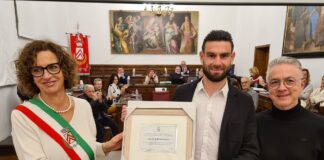 Un premio alla carriera per Daniele Buzzegoli: il riconoscimento consegnato dal Comune di Lastra a Signa