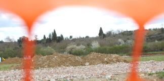 Il ‘Pazzagli’ sempre più assediato dai cantieri (in attesa del sintetico). Il Belmonte: “Fortemente preoccupati per la situazione”