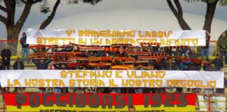 Poggibonsi, la coreografia in ricordo di Stefano Lotti e Uliano Vettori è da brividi