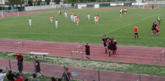 Il Galluzzo prende due traverse e sbaglia un rigore. Alla Settignanese basta lo 0-0 per vincere la finale play-off la festa rossonera al fischio finale