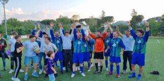 Se all’Impruneta Tavarnuzze, per un giorno, in campo scendono i genitori e i ragazzi fanno il tifo dalla tribuna