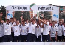 San Donato Tavarnelle, i ragazzi della Primavera sollevano al “Mirabello” di Reggio Emilia il trofeo per la vittoria del campionato