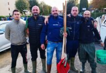 Calciatori, staff e dirigenti del Cerbaia in aiuto a mister Sacconi con la casa alluvionata