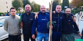 Calciatori, staff e dirigenti del Cerbaia in aiuto a mister Sacconi con la casa alluvionata