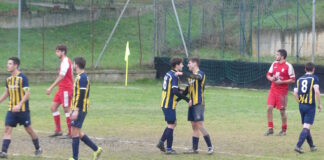 La Grevigiana colpisce due volte nel finale: 2-0 gialloblù nel derby. Due gol annullati al San Polo