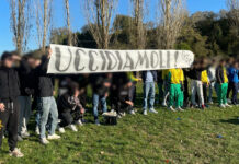 Quello striscione dei giovani tifosi della Sancascianese che non doveva esserci