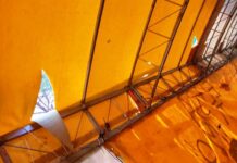 Vandali danneggiano (di nuovo) la tensostruttura del Cerbaia. La società: “Siamo stanchi”