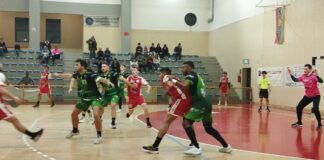 Gran rimonta della Pallamano Tavarnelle in Emilia: a pochi secondi dalla fine è 29-29 sul campo di Casalgrande
