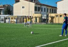 Match rocambolesco: il Tavarnuzze va sul 2-0 nel primo tempo ma si fa riprendere. Poi la vince con Salvadori, 3-2 sul Cobra Kai