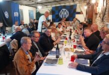 Stelle (due), fuochi e le parole di Francesco Repice: la cena della Berardenga Nerazzurra per lo scudetto dell’Inter