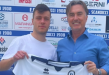 Leonardo Saccardi torna allo Scandicci. I blues: “Una bandiera mai ammainata” Saccardi con il presidente dello Scandicci Rorandelli