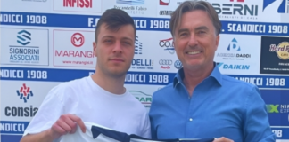 Leonardo Saccardi torna allo Scandicci. I blues: “Una bandiera mai ammainata” Saccardi con il presidente dello Scandicci Rorandelli