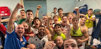 Una domenica per nulla banale tra vittorie preziose, dimissioni di allenatori e partite sospese per intemperanze