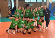 Che belli i sorrisi dell’Under 12 della Certosa Volley! Un 2-1 al Vaiano che vale il… Selfie della Vittoria