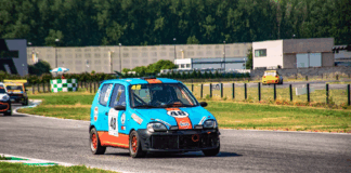 Sesta Piena Racing Team: sul circuito di Pomposa, la mitica Fiat 600 vola fino al terzo gradino del podio